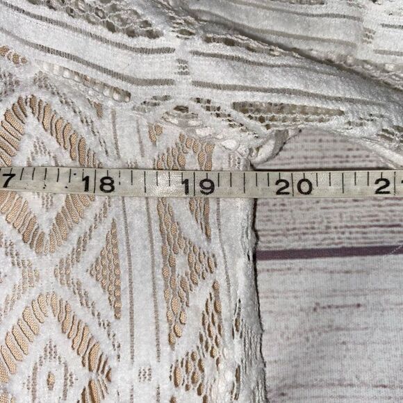 Express women M cold shoulder spaghetti strap white lace dress w/tan lining - Picture 10 of 12